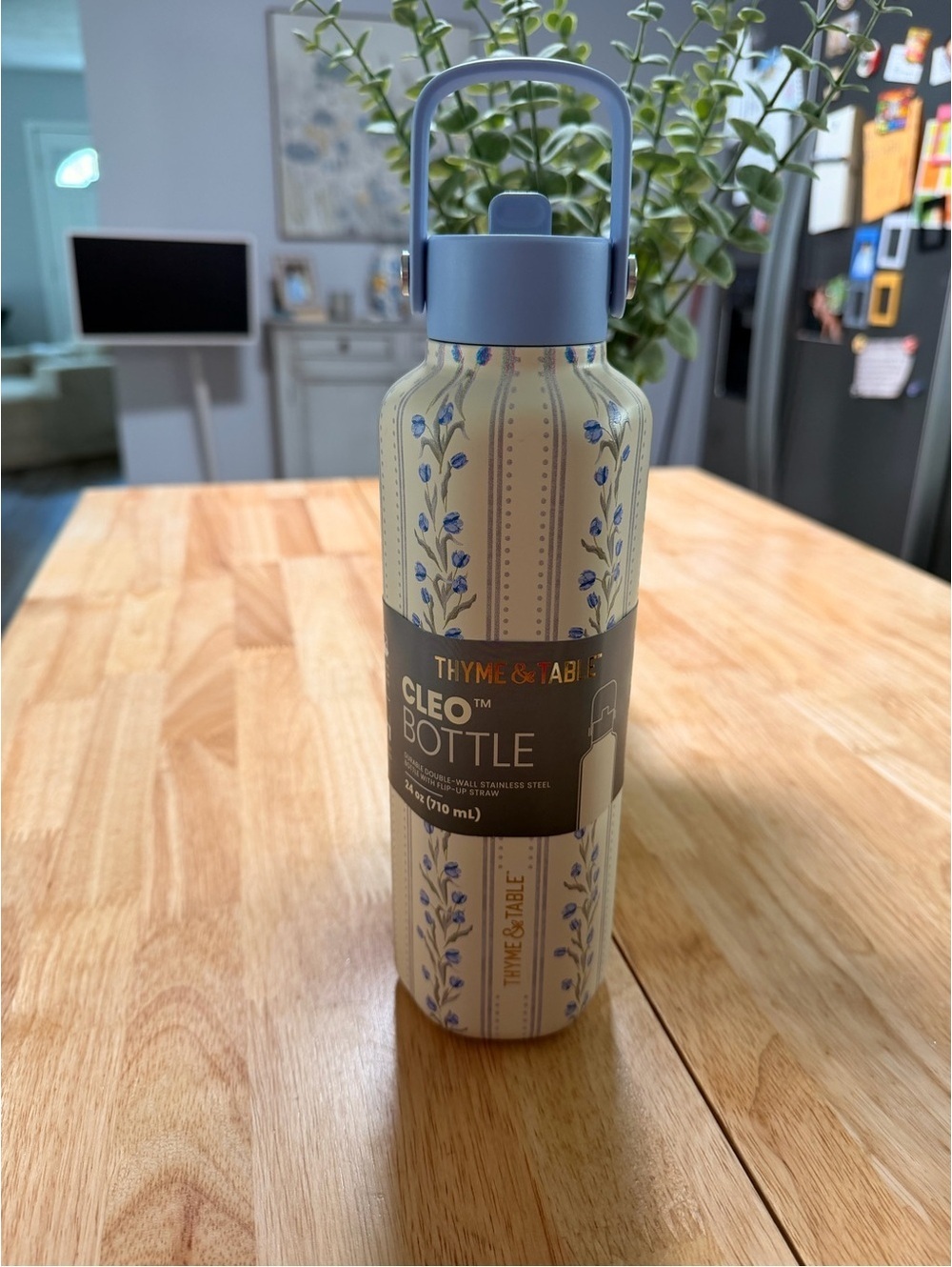 Thyme & Table Cleo Blue Floral Insulated Bottle